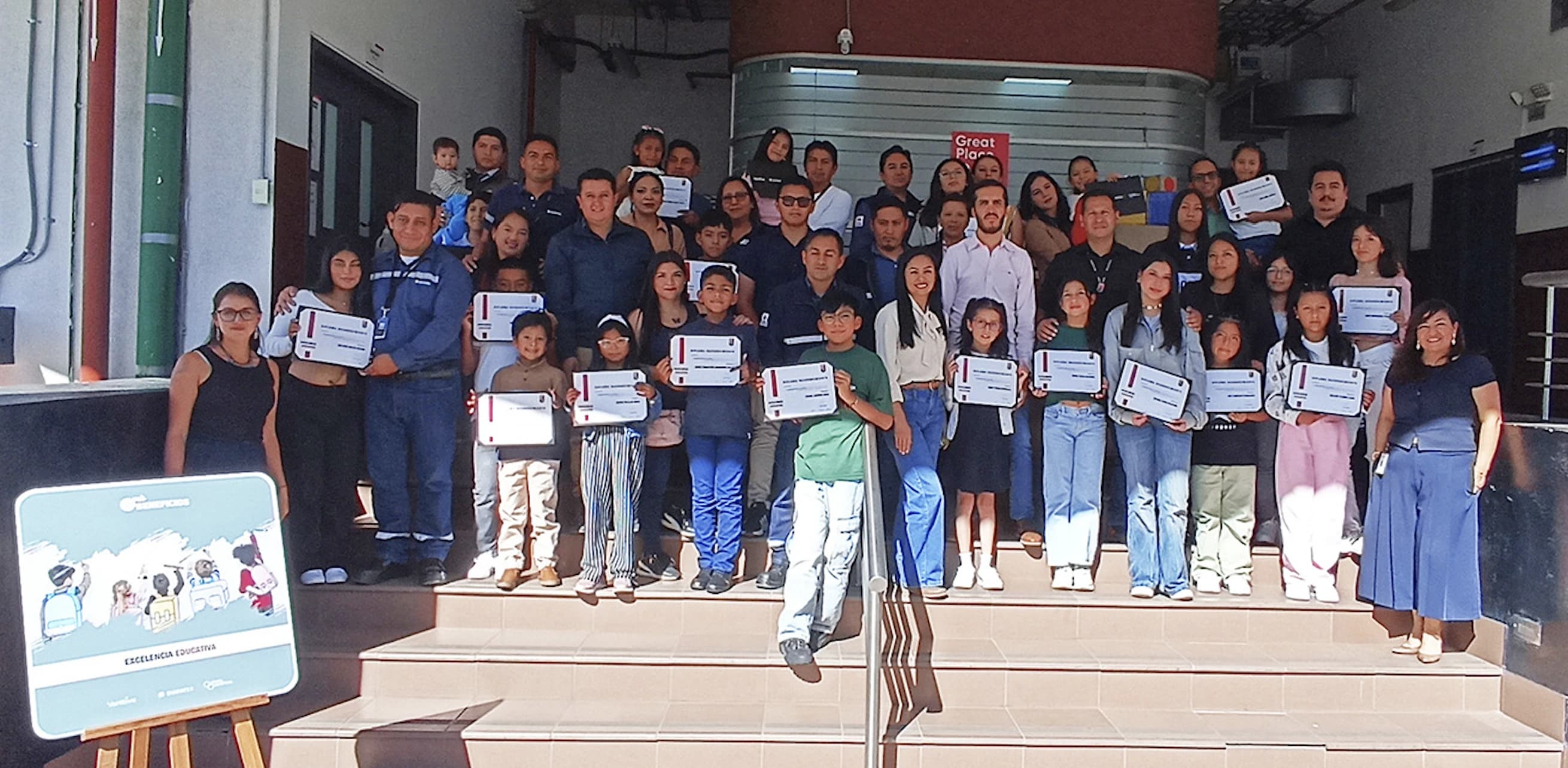 Quifatex recognizes the children of its employees in the Educational Excellence Program