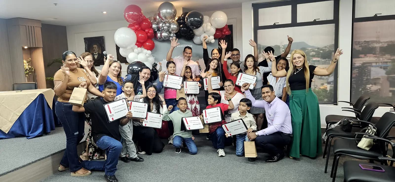 Quifatex reconoce a los hijos de sus colaboradores en el Programa de Excelencia Educativa